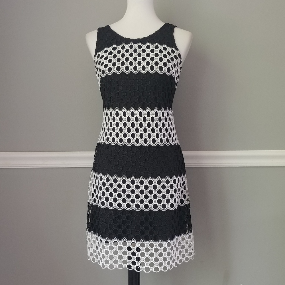 Stunning Just Taylor eyelet dress size 4